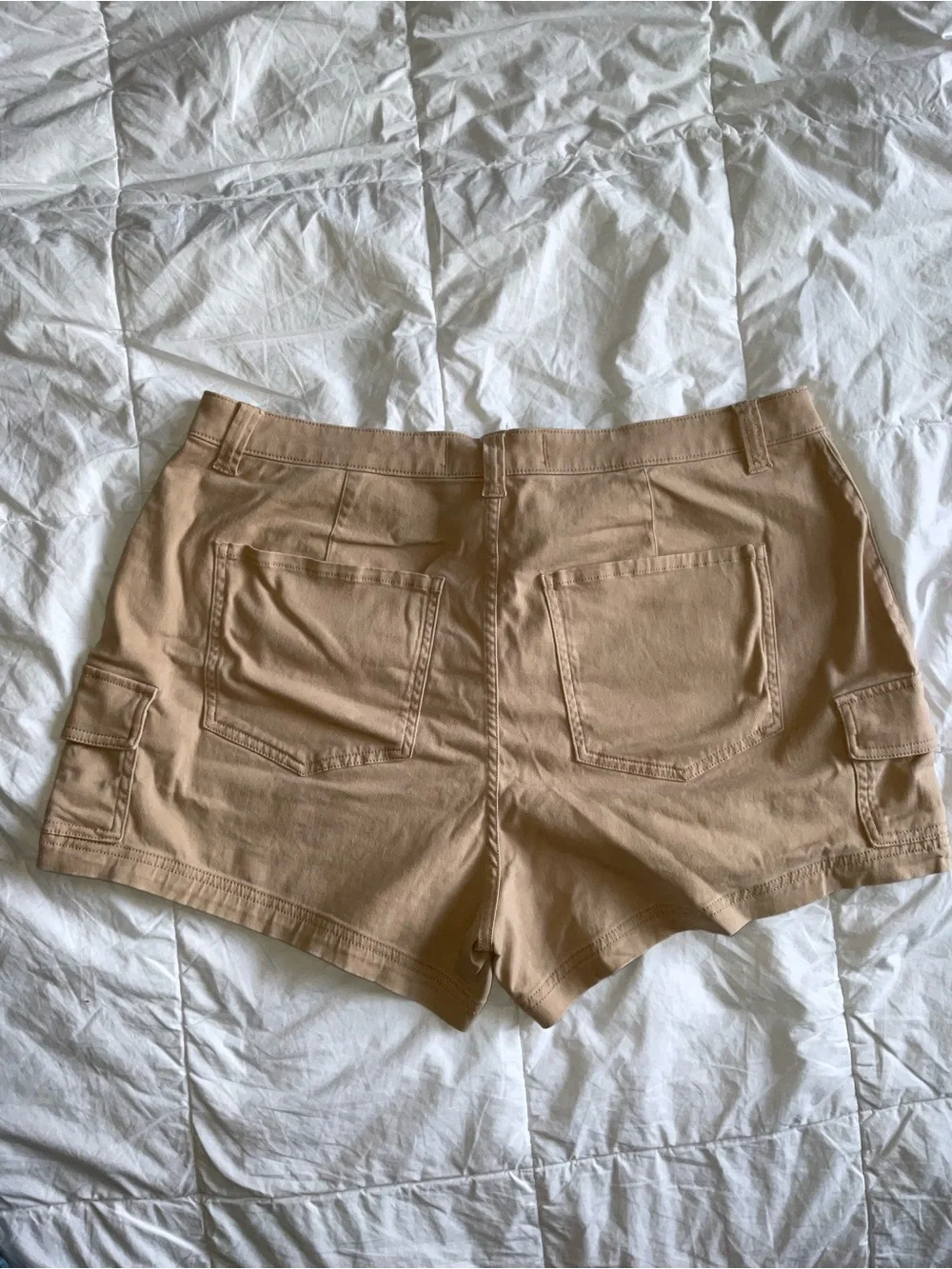 Hollister Ultra High-Rise Twill Cargo Shorts